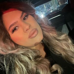 Meet your Posher, Daniela